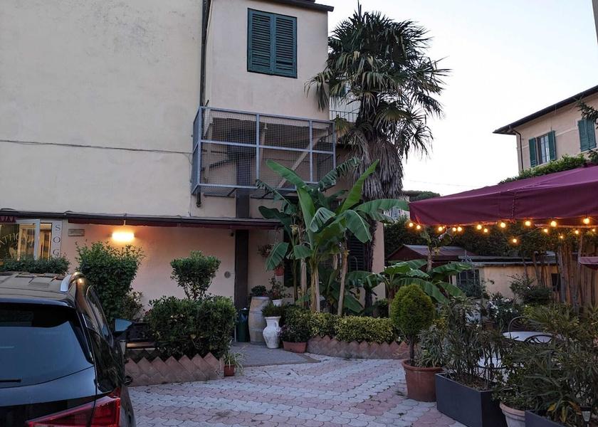 Tuscany Pisa Parking