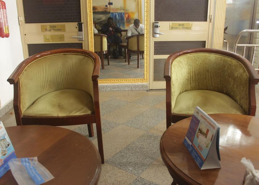  Douala Lobby