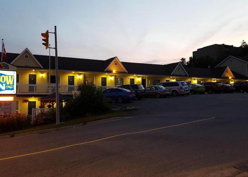 Ontario Huntsville Facade