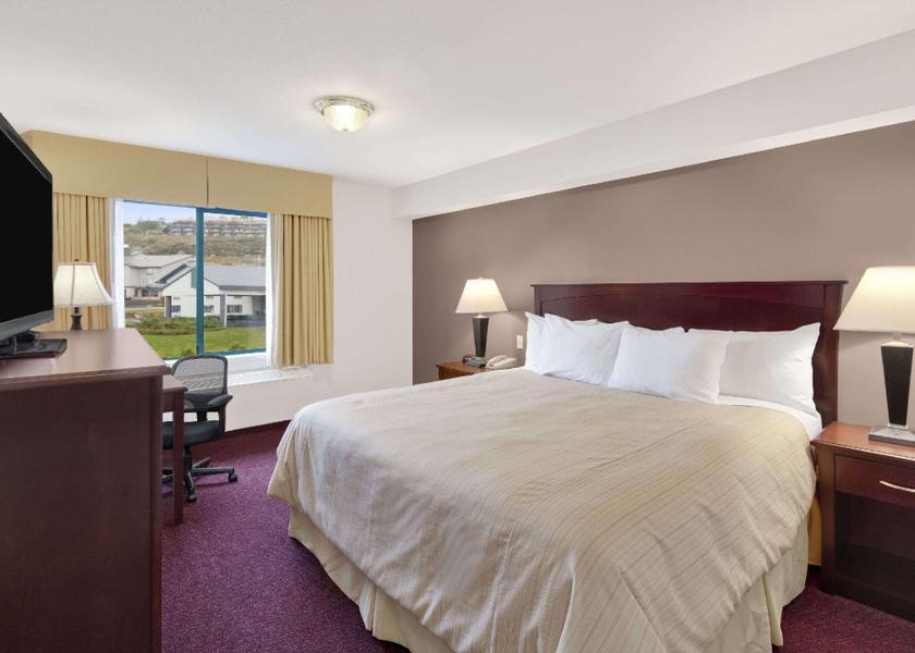 British Columbia Kamloops 1 King Bed Non-Smoking