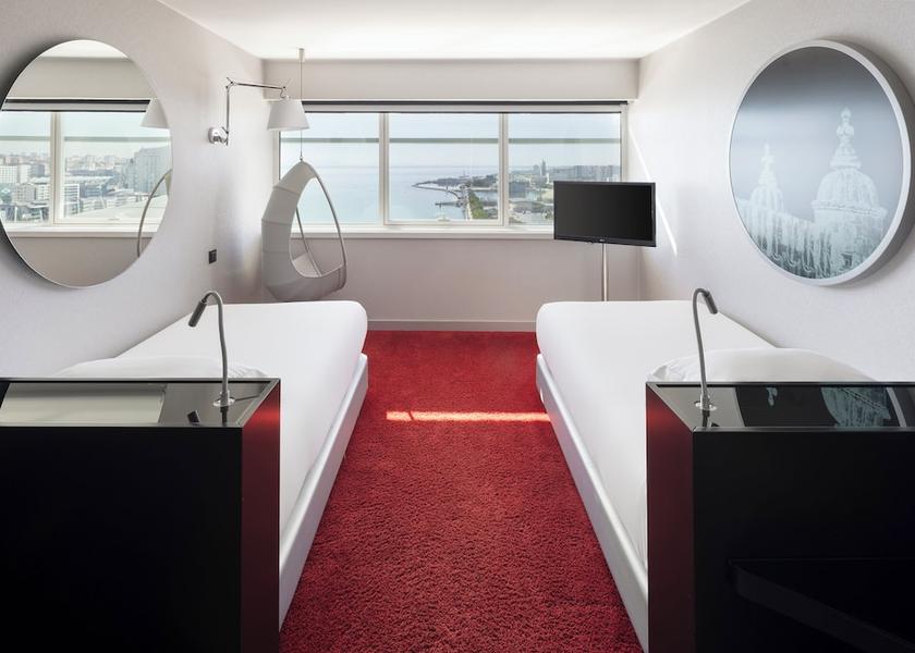  Lisbon Room