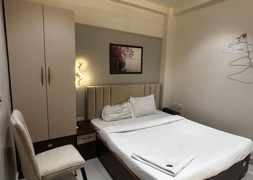 Uttar Pradesh Varanasi Deluxe Room