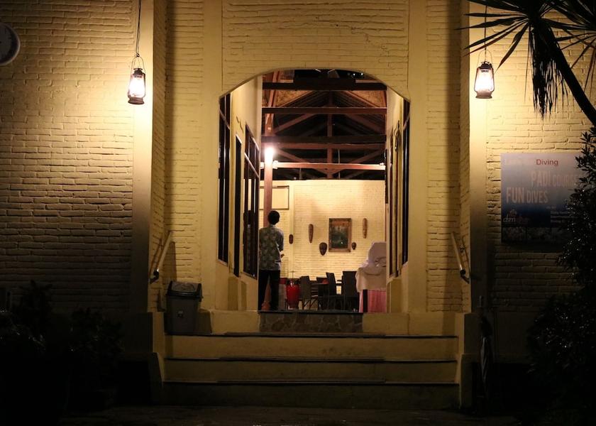  Senggigi Facade
