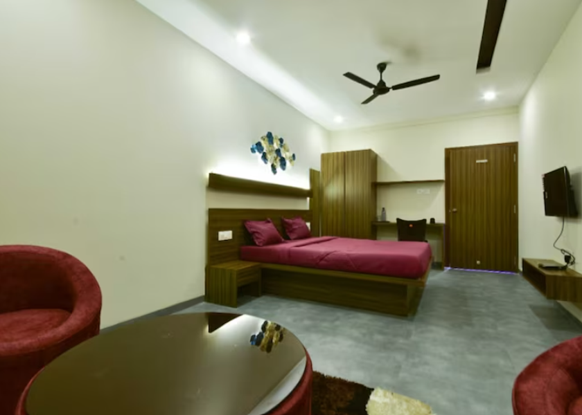 Maharashtra Karad Deluxe Room AC River View (With Balcony)