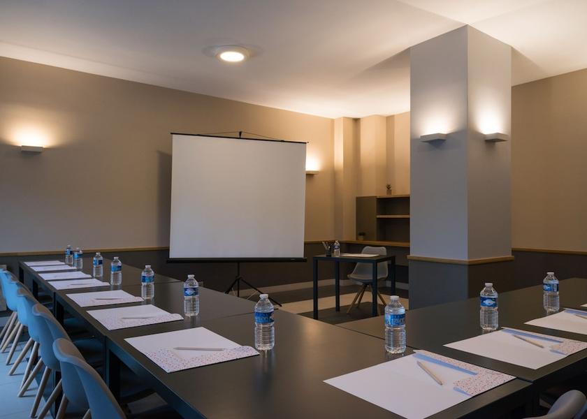 Ile-de-France Torcy Meeting Room