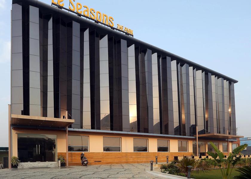 Uttar Pradesh Noida Hotel Exterior