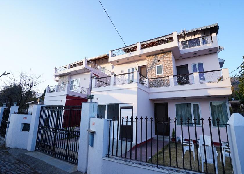Uttarakhand Bhimtal Hotel Exterior
