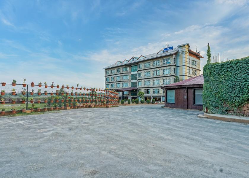 Jammu and Kashmir Srinagar Hotel Exterior