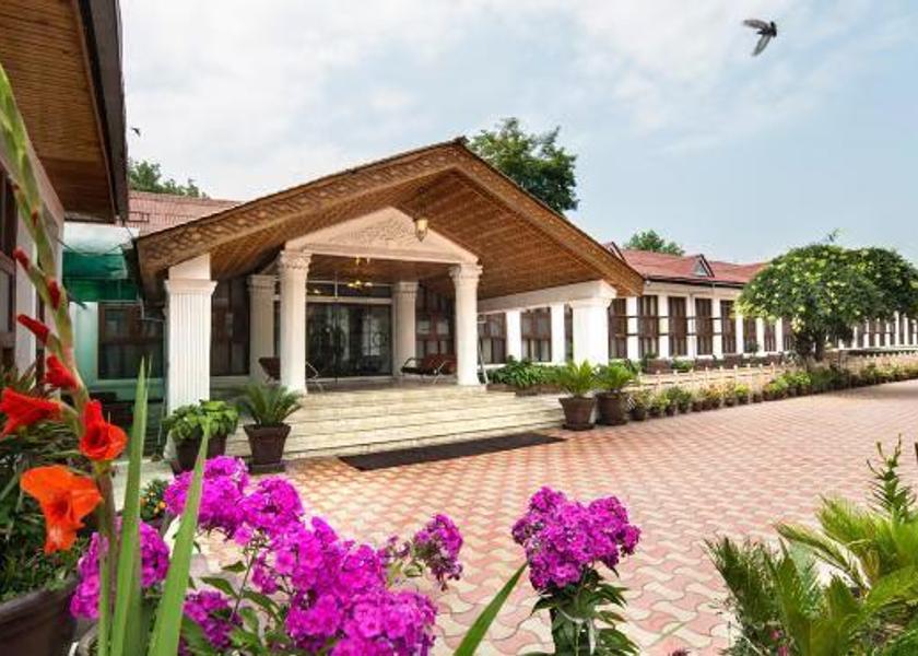 Jammu and Kashmir Srinagar Hotel Exterior
