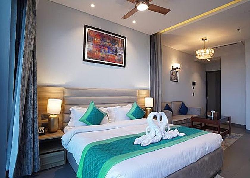 Uttar Pradesh Noida Luxury Room with Balcony (River View)