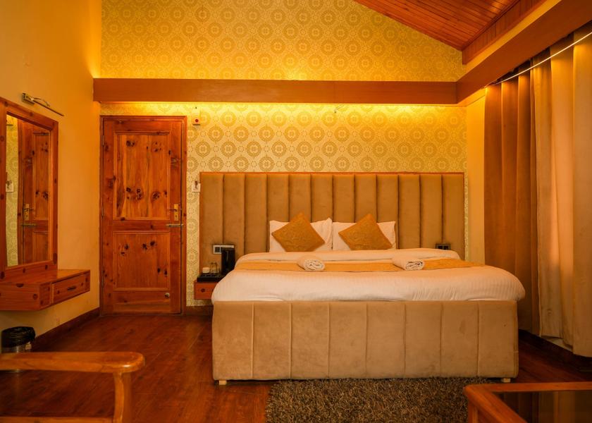 Himachal Pradesh Manali Deluxe Room with Balcony