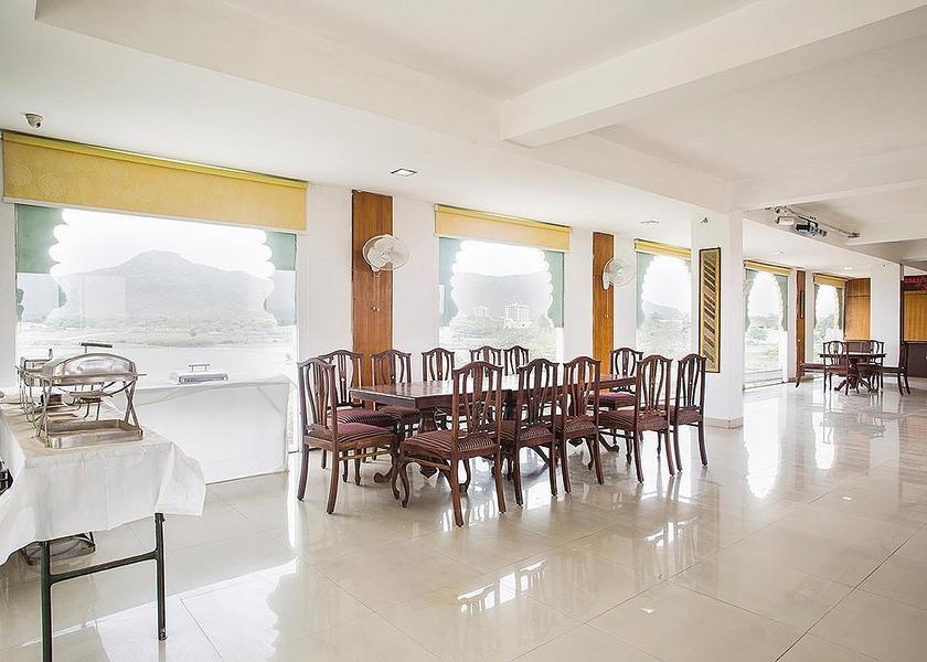 Rajasthan Udaipur Food & Dining
