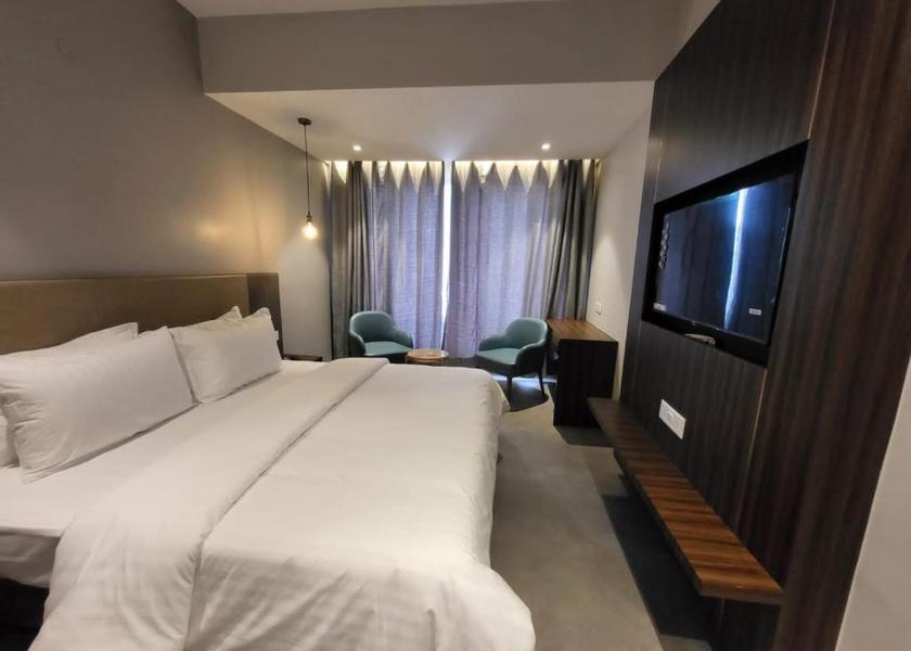 Uttar Pradesh Noida Deluxe Room with King Bed