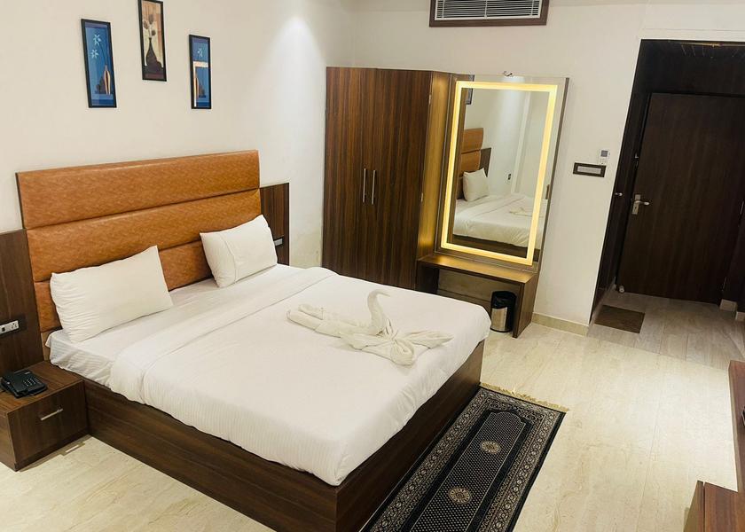 Uttar Pradesh Varanasi Deluxe Room