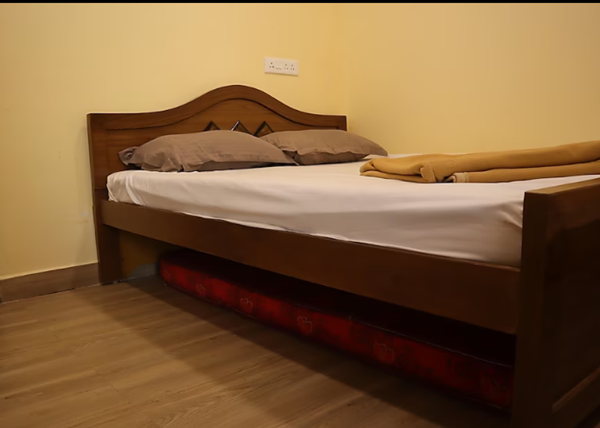 Tamil Nadu Bhavani 4 Member Room AC