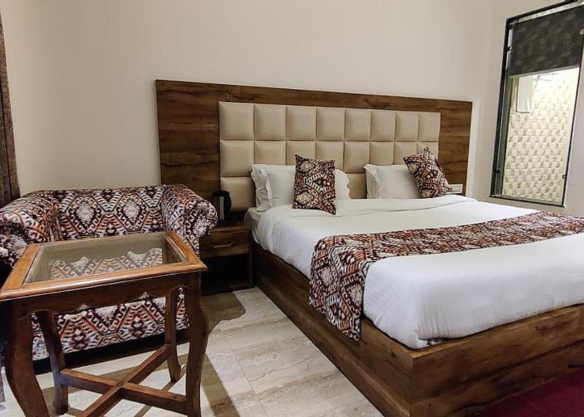 Himachal Pradesh Dharamshala Super Deluxe Room with Balcony Mountain View