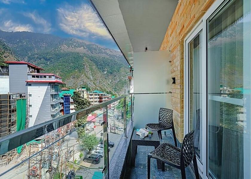 Himachal Pradesh Dharamshala Twin Room with Balcony (Mountain View)