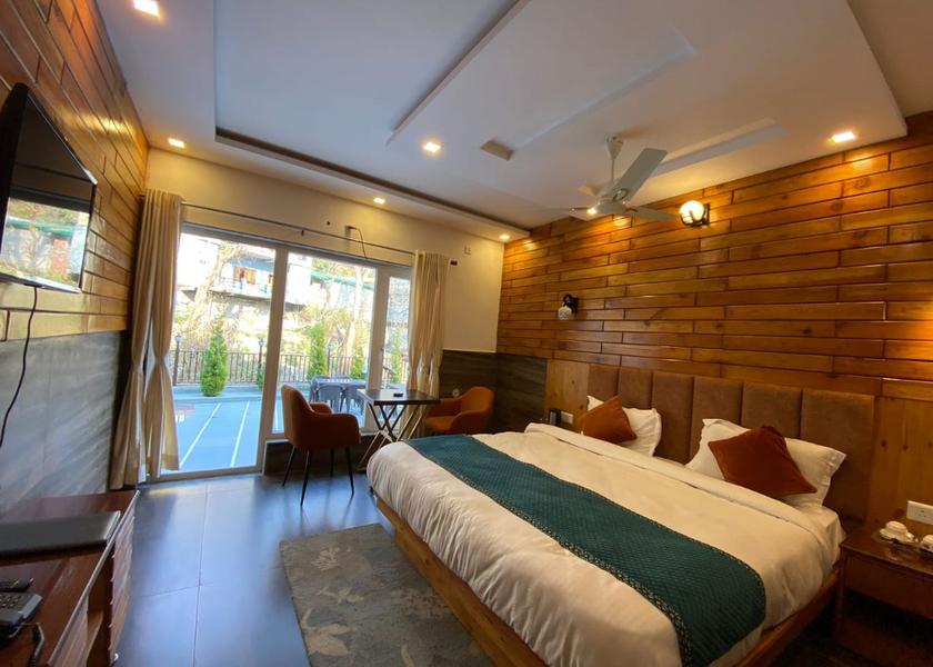 Uttarakhand Bhimtal Hotel Exterior