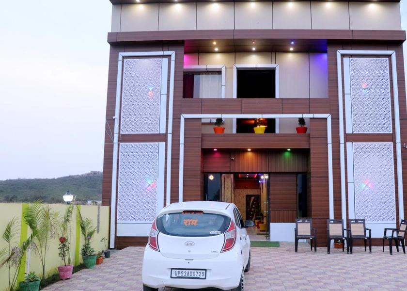 Madhya Pradesh Orchha Hotel Exterior