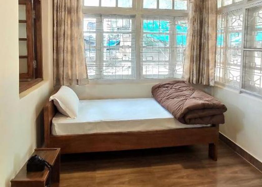 Maharashtra Panchgani Deluxe Suite with Private Lawn and Veranda