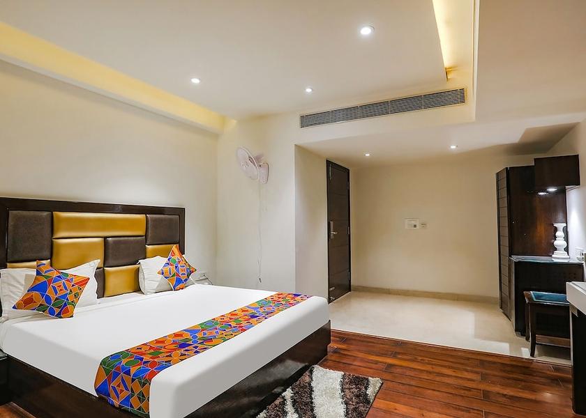 Delhi Delhi Room