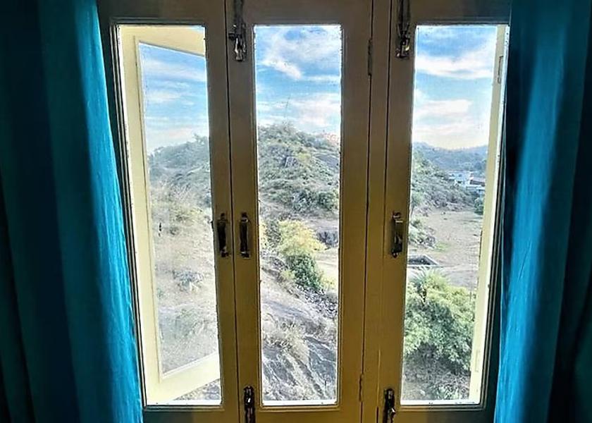 Rajasthan Mount Abu Four-bedded AC Room