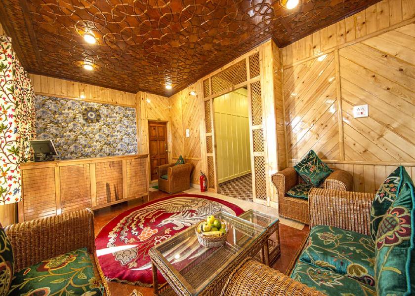 Jammu and Kashmir Gulmarg Deluxe Room + Heating