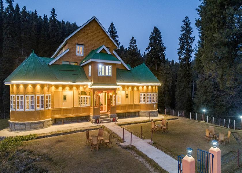 Jammu and Kashmir Gulmarg Hotel Exterior
