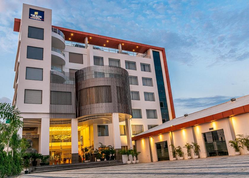 Uttar Pradesh Lucknow Hotel Exterior
