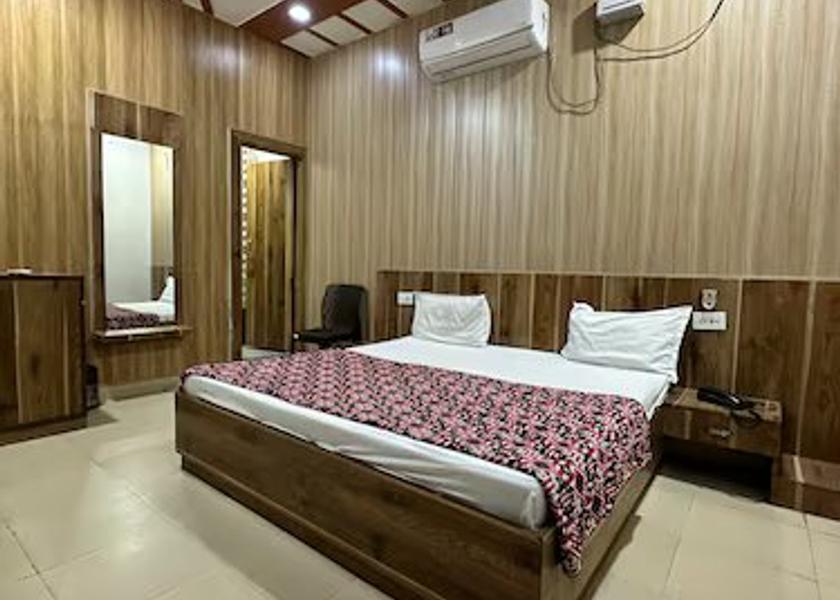 Uttar Pradesh Mathura AC Deluxe Room