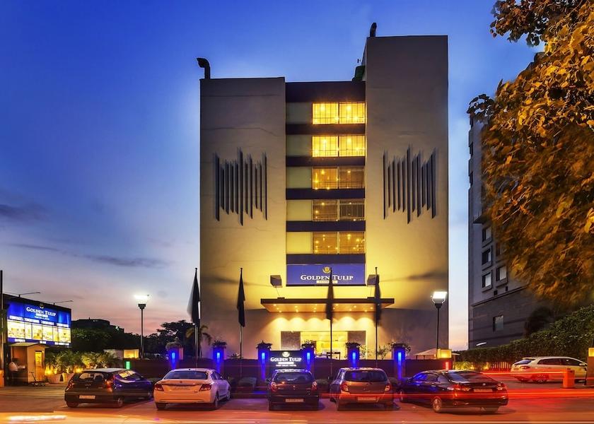 Delhi Delhi Facade