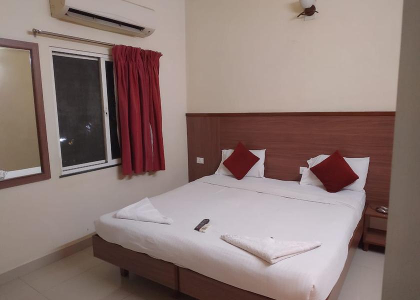 Maharashtra Pune Deluxe AC Room