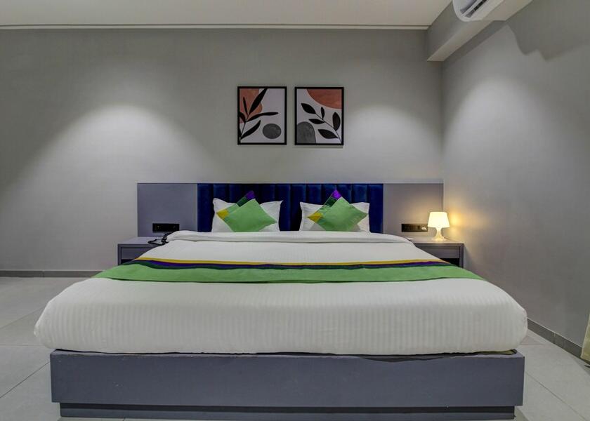 Maharashtra Pune Deluxe Double Room