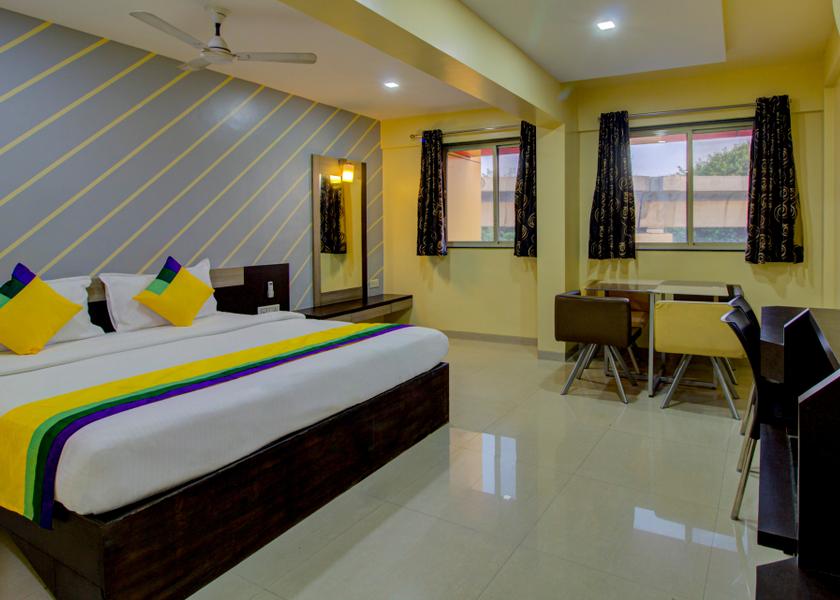 Maharashtra Pune Deluxe Double Room