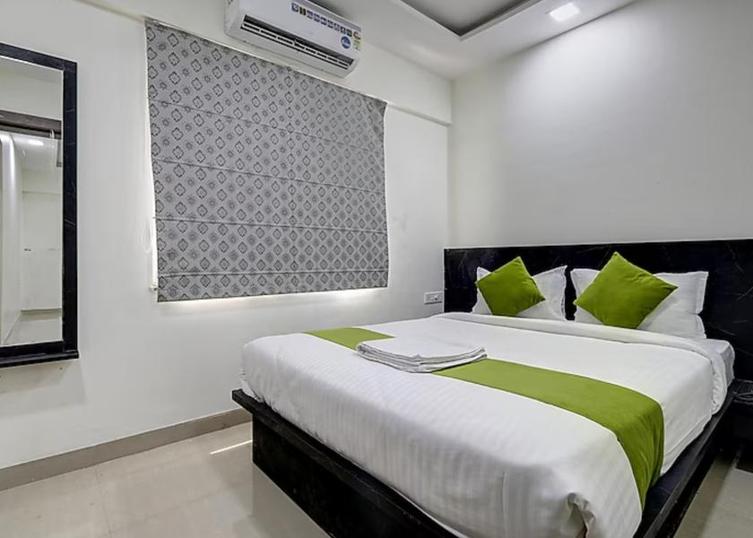 Maharashtra Pune Premium AC Room