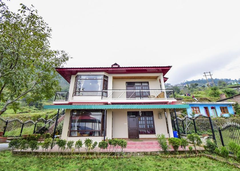 Himachal Pradesh Chail Front of property