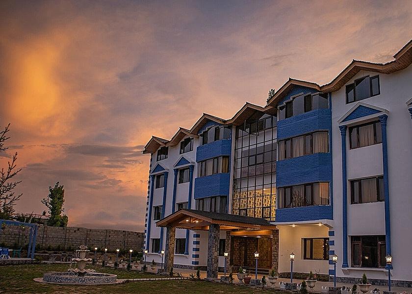 Jammu and Kashmir Srinagar Hotel Exterior