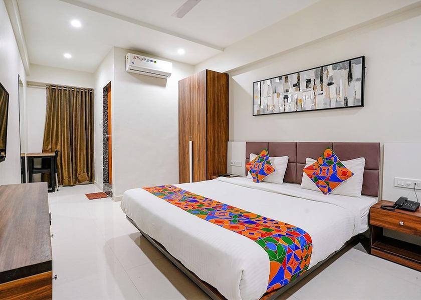 Gujarat Surat Room