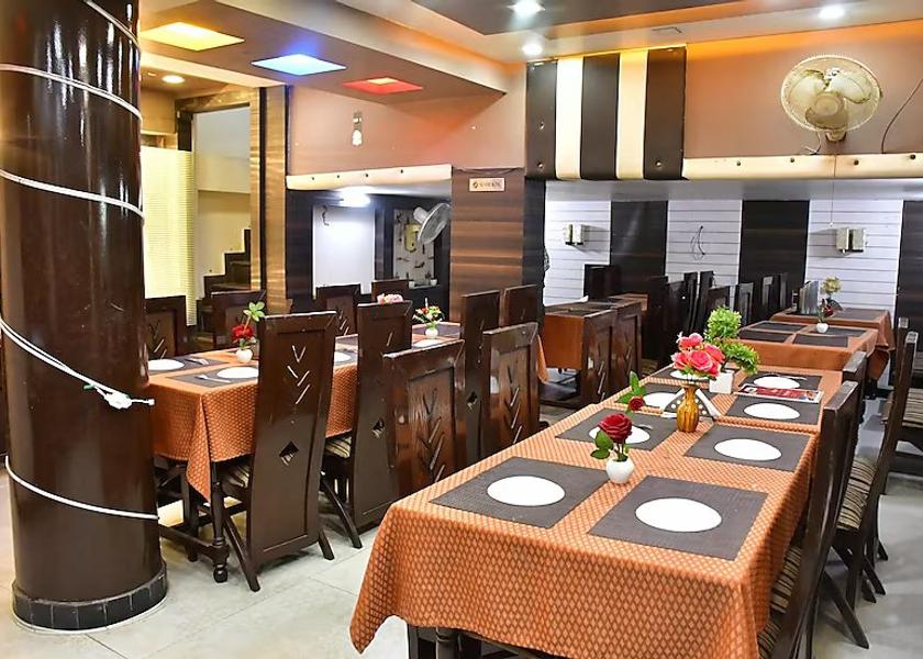 Uttar Pradesh Varanasi Food & Dining