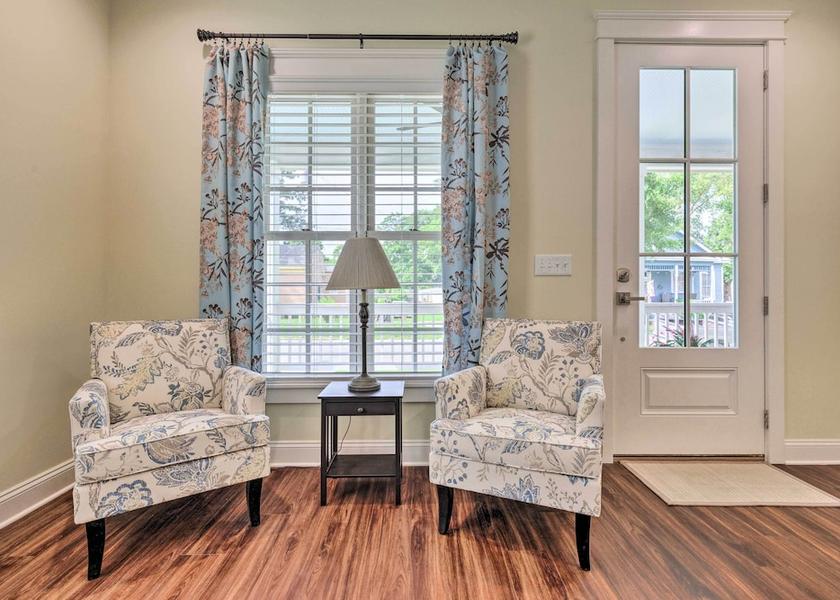 Alabama Mobile Interior Entrance