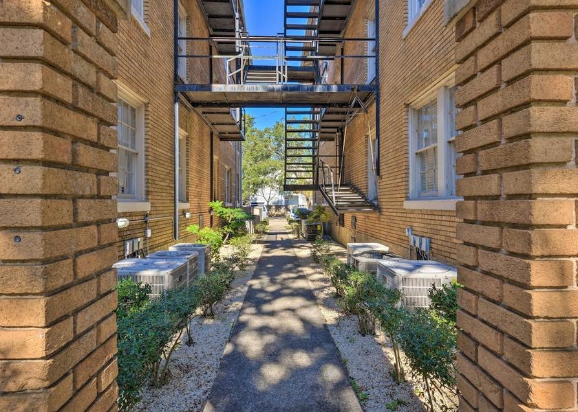 Alabama Mobile Interior Entrance