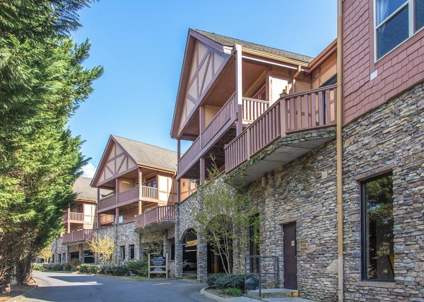 Tennessee Pigeon Forge Exterior Detail