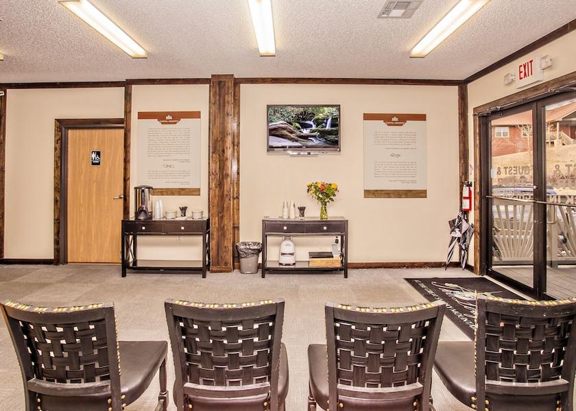 Tennessee Pigeon Forge Lobby