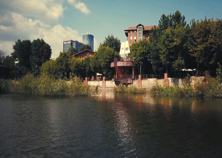  Bucharest Lake