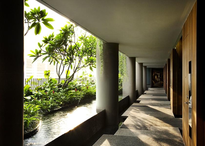  Singapore Exterior Detail