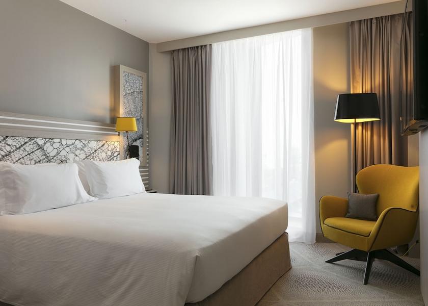Ile-de-France Paris Room