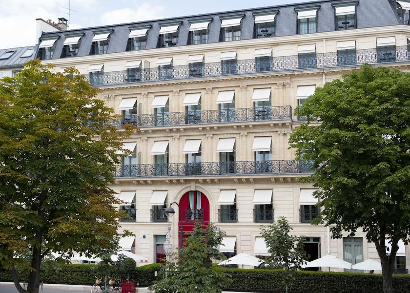 Ile-de-France Paris Front of property