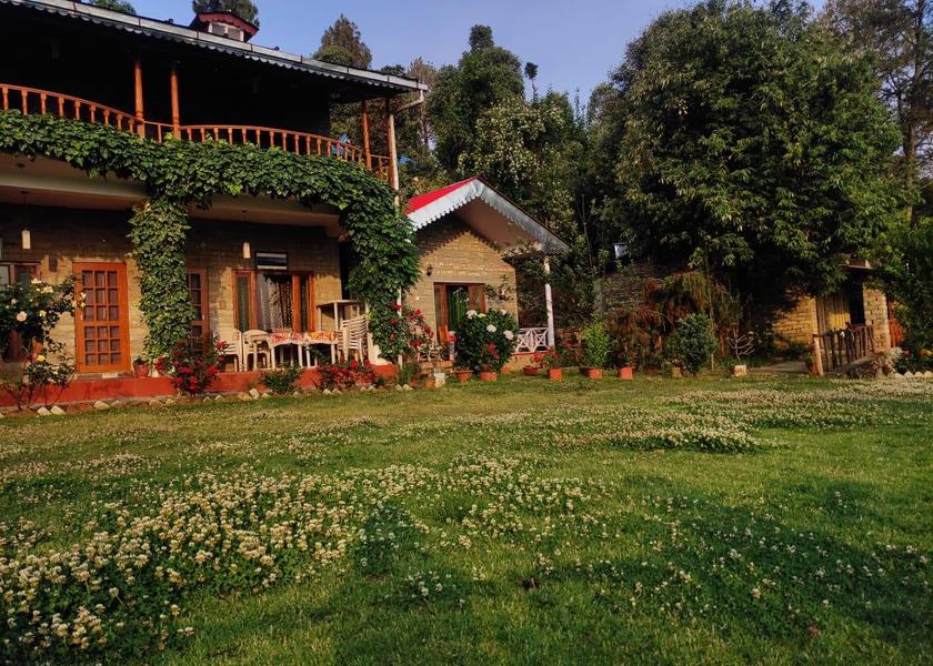 Uttarakhand Kausani Exterior view