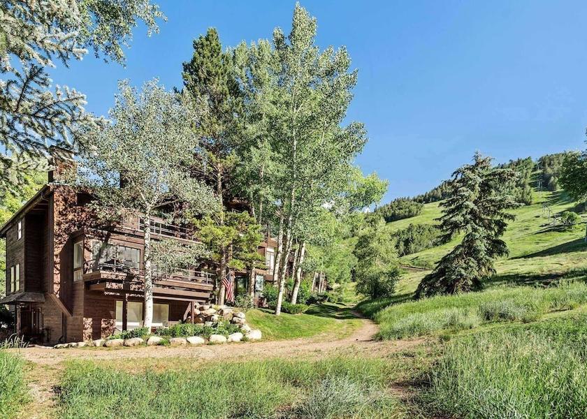 Colorado Aspen Property Grounds