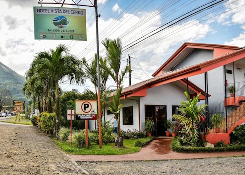 Alajuela La Fortuna Exterior Detail
